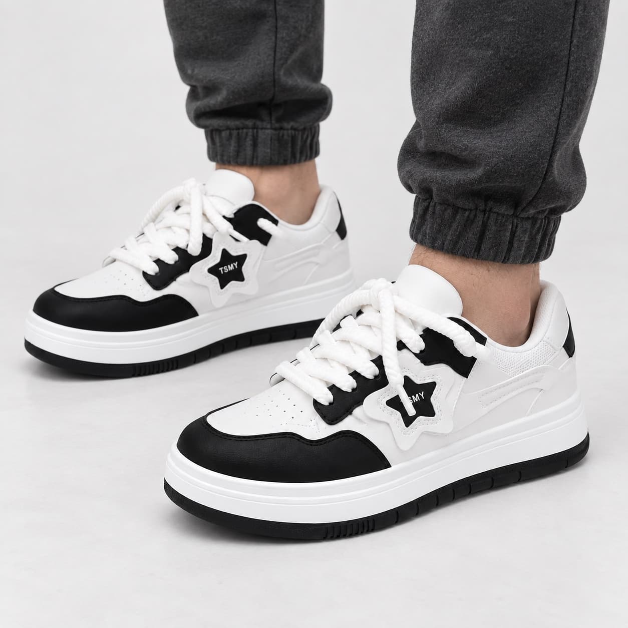 Tênis casual preto e branco — Branco